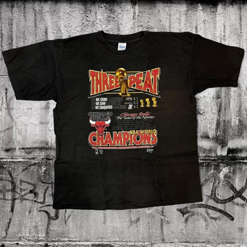 Vintage 1993 Chicago Bulls 3-Peat NBA Champions Salem Sportswear T-Shirt XL